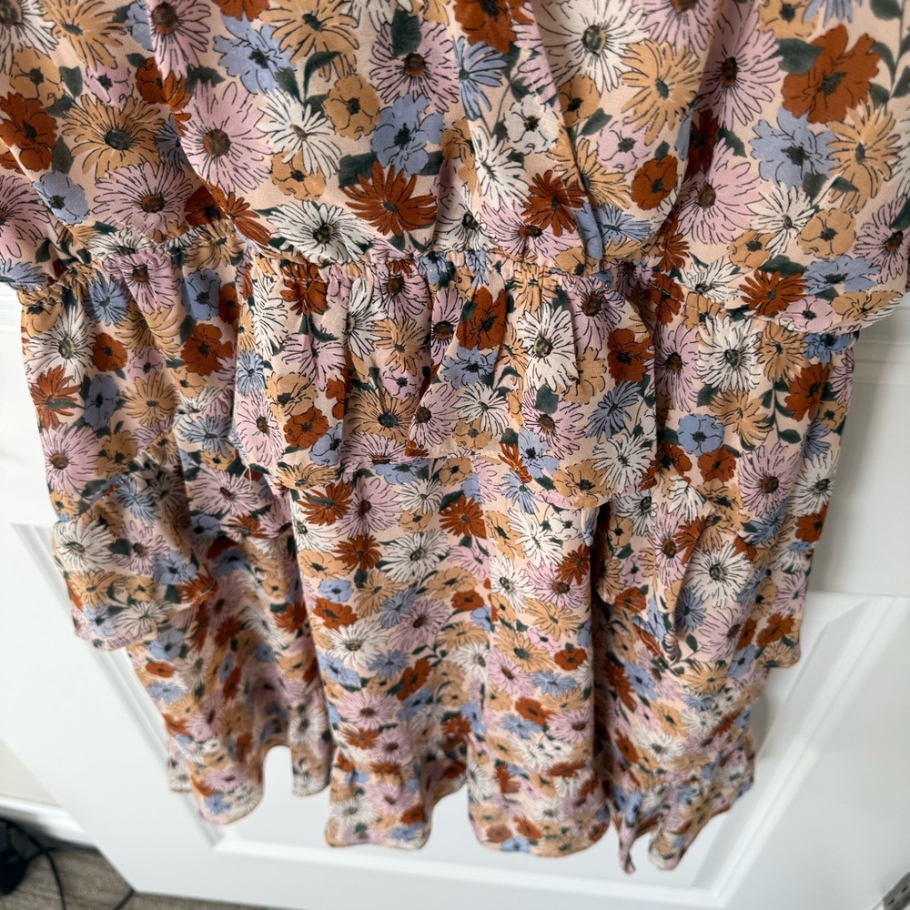 ASTR The Label Tiered Floral Dress Size Extra Large - Picture 4 of 8